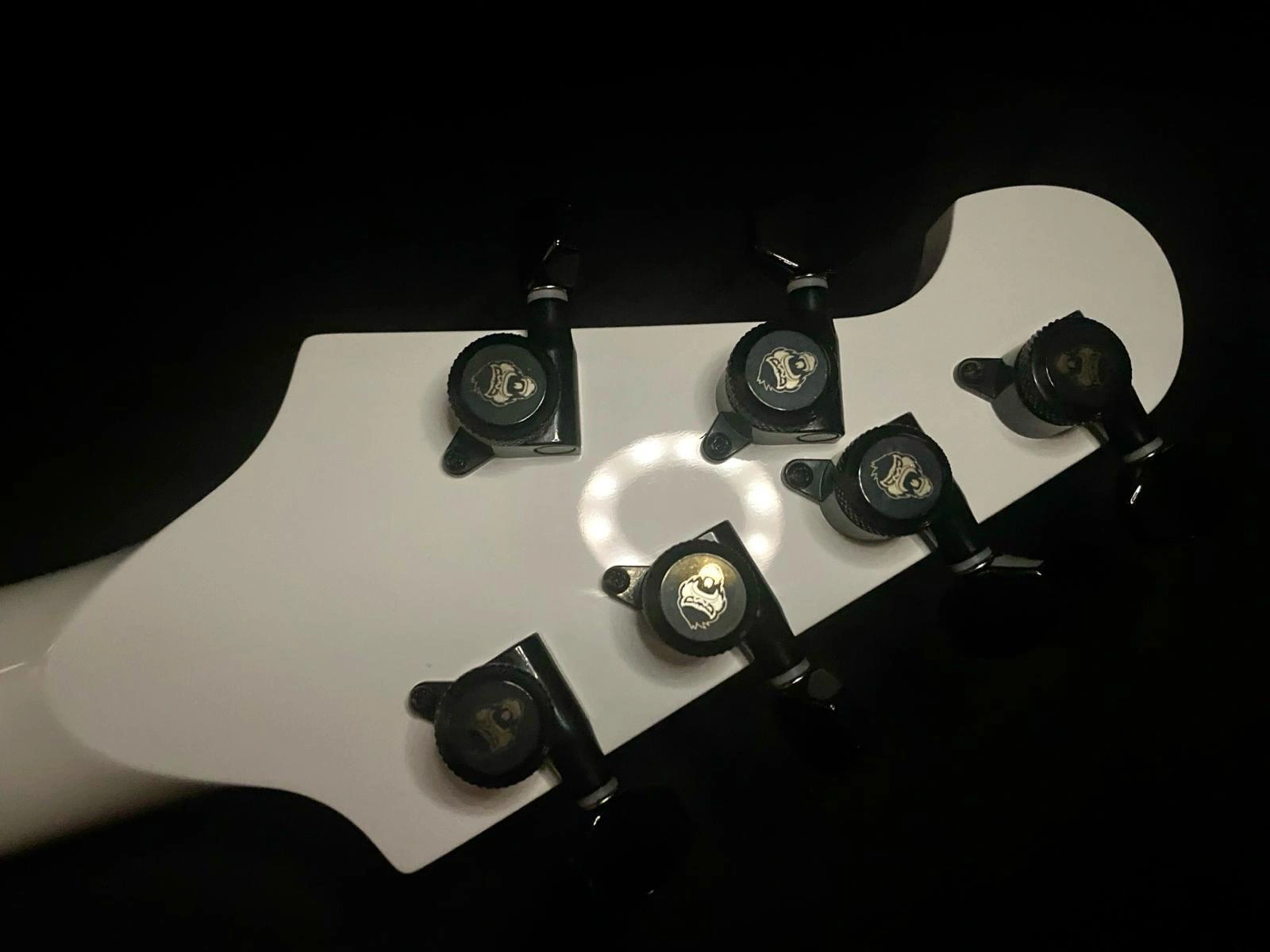Heier #15 T2 Black/White – Detailansicht 13 – Custom E-Gitarre von Heier Guitars bei Dresden und Meißen